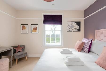 Central, Stunning 2 Bed Apartment With Parking! Cambridge  Ngoại thất bức ảnh