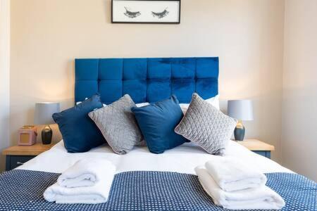 Central, Stunning 2 Bed Apartment With Parking! Cambridge  Ngoại thất bức ảnh