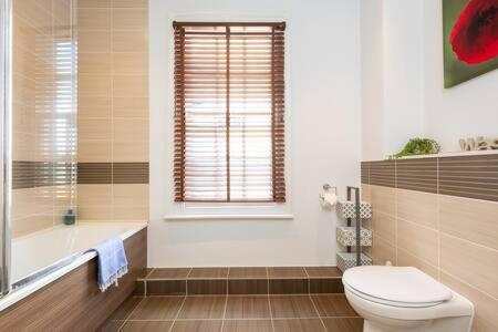 Central, Stunning 2 Bed Apartment With Parking! Cambridge  Ngoại thất bức ảnh