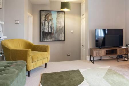 Central, Stunning 2 Bed Apartment With Parking! Cambridge  Ngoại thất bức ảnh
